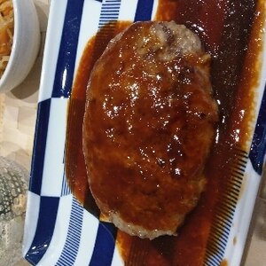 煮込みハンバーグ